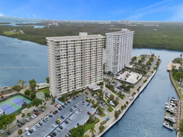 300 Bayview Dr 906, Sunny Isles Beach FL 33160