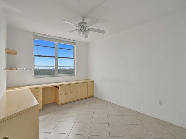 300 Bayview Dr 906, Sunny Isles Beach FL 33160