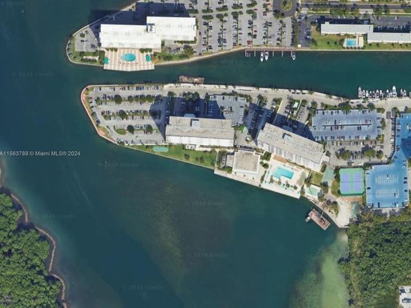 300 Bayview Dr 906, Sunny Isles Beach FL 33160