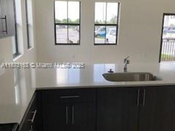15650 SW 136th St 110, Miami FL 33196
