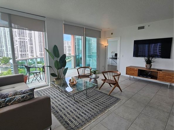 3370 Hidden Bay Dr 1002, Aventura FL 33180