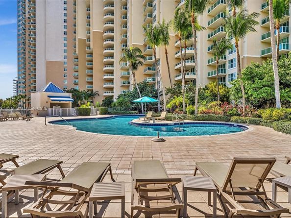 3370 Hidden Bay Dr 1002, Aventura FL 33180