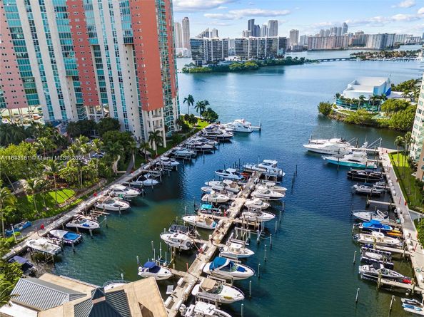 3370 Hidden Bay Dr 1002, Aventura FL 33180