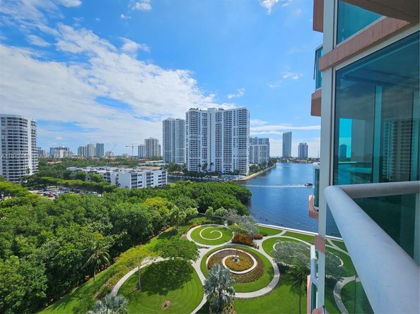 3370 Hidden Bay Dr 1002, Aventura FL 33180