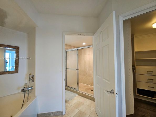 3370 Hidden Bay Dr 1002, Aventura FL 33180