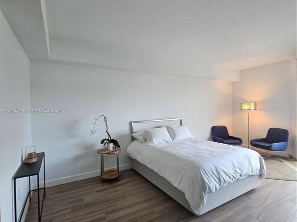 3370 Hidden Bay Dr 1002, Aventura FL 33180