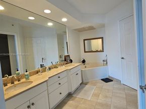 3370 Hidden Bay Dr 1002, Aventura FL 33180