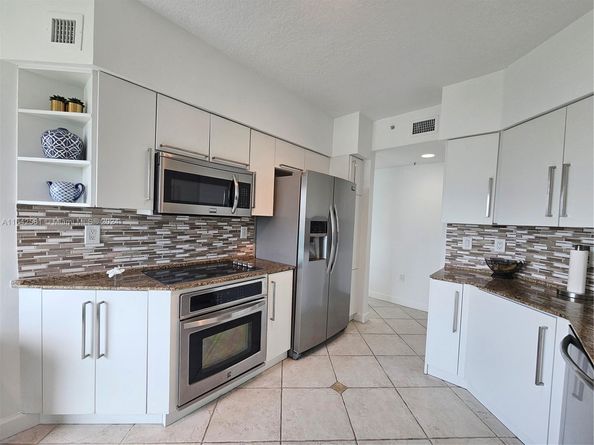 3370 Hidden Bay Dr 1002, Aventura FL 33180