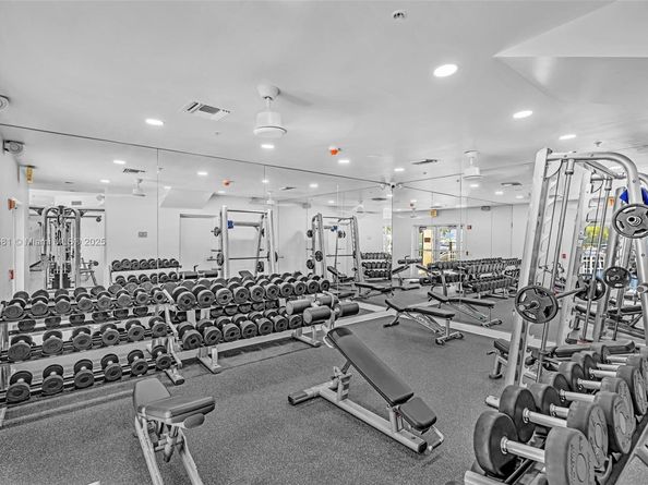 3370 Hidden Bay Dr 1002, Aventura FL 33180