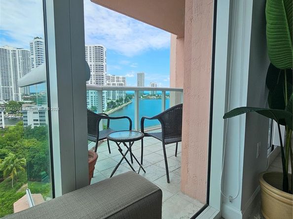 3370 Hidden Bay Dr 1002, Aventura FL 33180