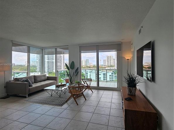 3370 Hidden Bay Dr 1002, Aventura FL 33180