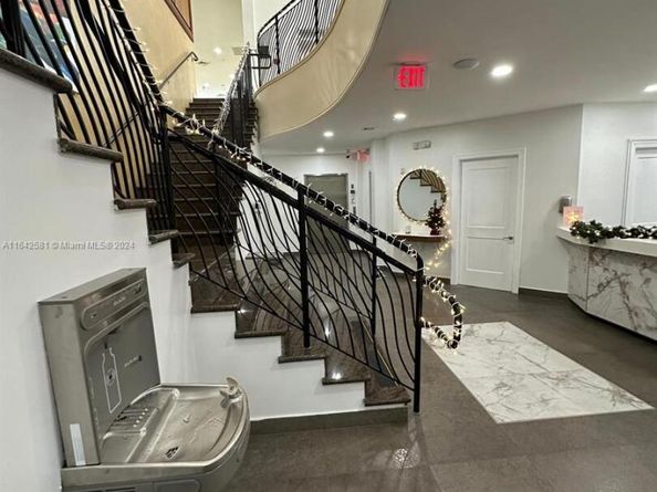 3370 Hidden Bay Dr 1002, Aventura FL 33180