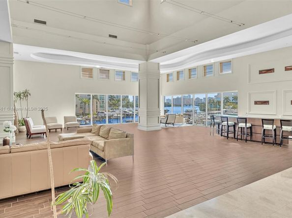 3370 Hidden Bay Dr 1002, Aventura FL 33180