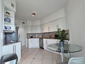 3370 Hidden Bay Dr 1002, Aventura FL 33180