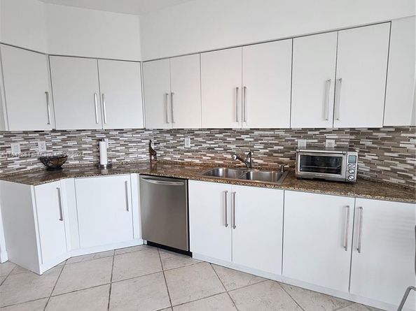 3370 Hidden Bay Dr 1002, Aventura FL 33180