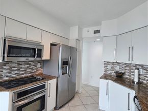 3370 Hidden Bay Dr 1002, Aventura FL 33180