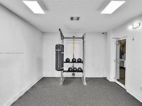 3370 Hidden Bay Dr 1002, Aventura FL 33180