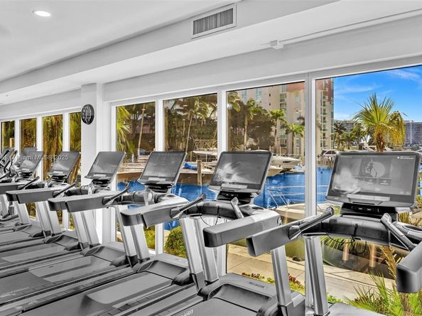 3370 Hidden Bay Dr 1002, Aventura FL 33180