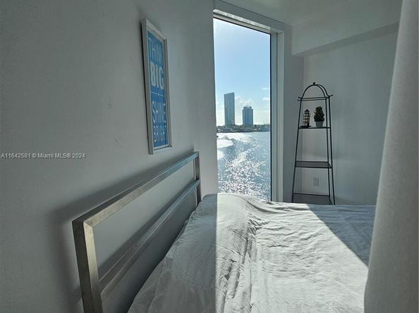 3370 Hidden Bay Dr 1002, Aventura FL 33180