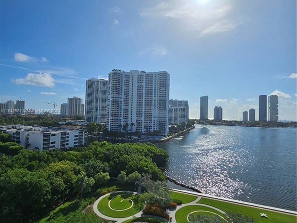 3370 Hidden Bay Dr 1002, Aventura FL 33180