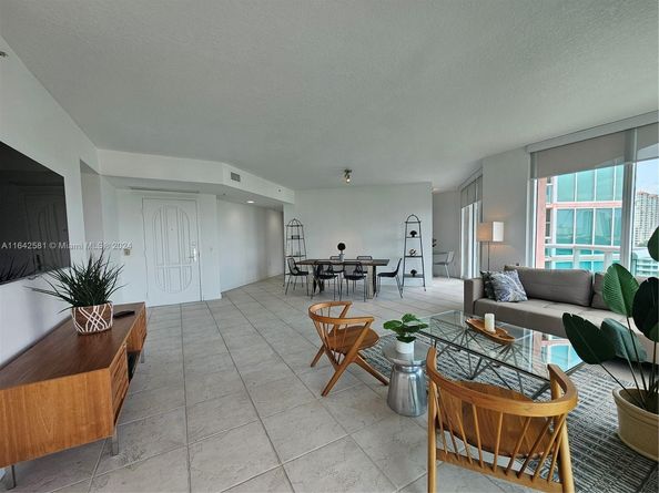 3370 Hidden Bay Dr 1002, Aventura FL 33180