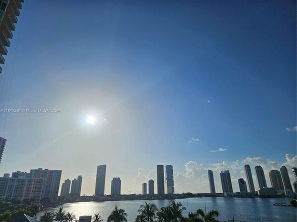 3370 Hidden Bay Dr 1002, Aventura FL 33180