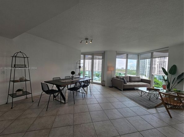 3370 Hidden Bay Dr 1002, Aventura FL 33180