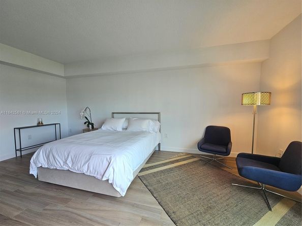 3370 Hidden Bay Dr 1002, Aventura FL 33180