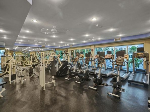 3370 Hidden Bay Dr 1002, Aventura FL 33180