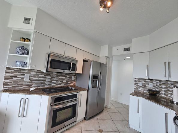 3370 Hidden Bay Dr 1002, Aventura FL 33180