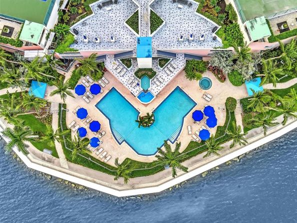 3370 Hidden Bay Dr 1002, Aventura FL 33180