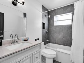 7471 Hope St, Hollywood FL 33024