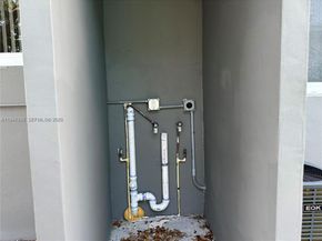 1894 NW 53rd ST, Miami FL 33142