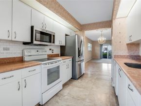 13105 SW 16th Ct 101L, Pembroke Pines FL 33027