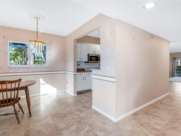 13105 SW 16th Ct 101L, Pembroke Pines FL 33027