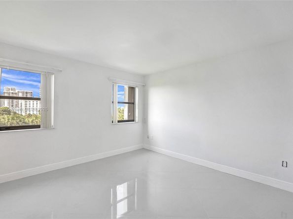 1201 S Ocean Dr 402S, Hollywood FL 33019