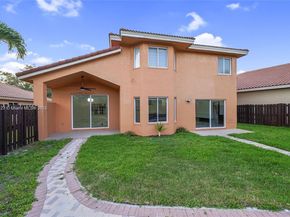 14672 Vista Luna Dr, Davie FL 33325