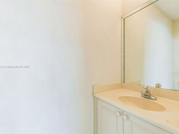 15802 SW 63rd Ter, Miami FL 33193