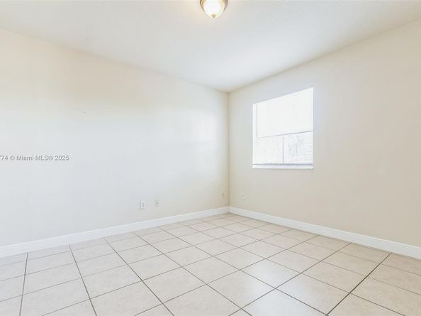 15802 SW 63rd Ter, Miami FL 33193