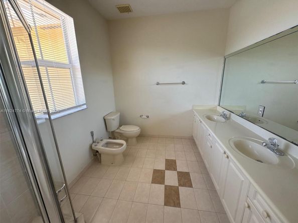 15802 SW 63rd Ter, Miami FL 33193