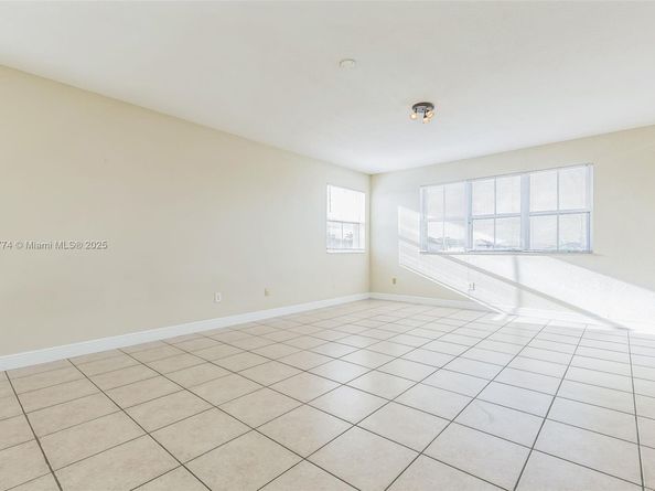 15802 SW 63rd Ter, Miami FL 33193