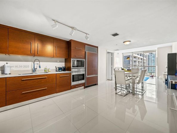 485 Brickell Ave 2611, Miami FL 33131