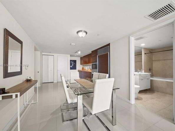 485 Brickell Ave 2611, Miami FL 33131