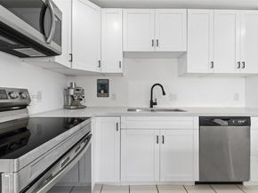 2262 NW 4th St, Miami FL 33125