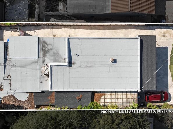 2262 NW 4th St, Miami FL 33125