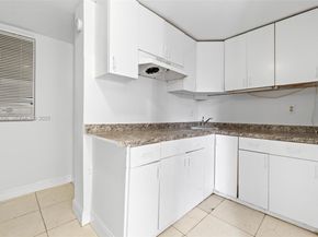 2262 NW 4th St, Miami FL 33125