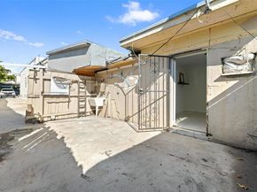 2262 NW 4th St, Miami FL 33125