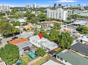 2262 NW 4th St, Miami FL 33125