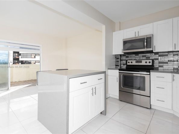 300 NW 42nd Ave 411, Miami FL 33126