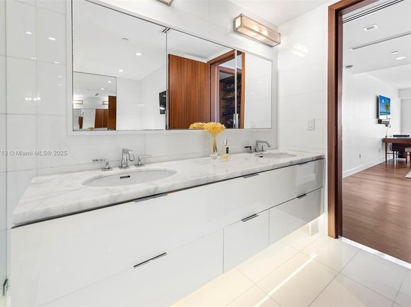 7966 Fisher Island Dr 7966, Miami Beach FL 33109